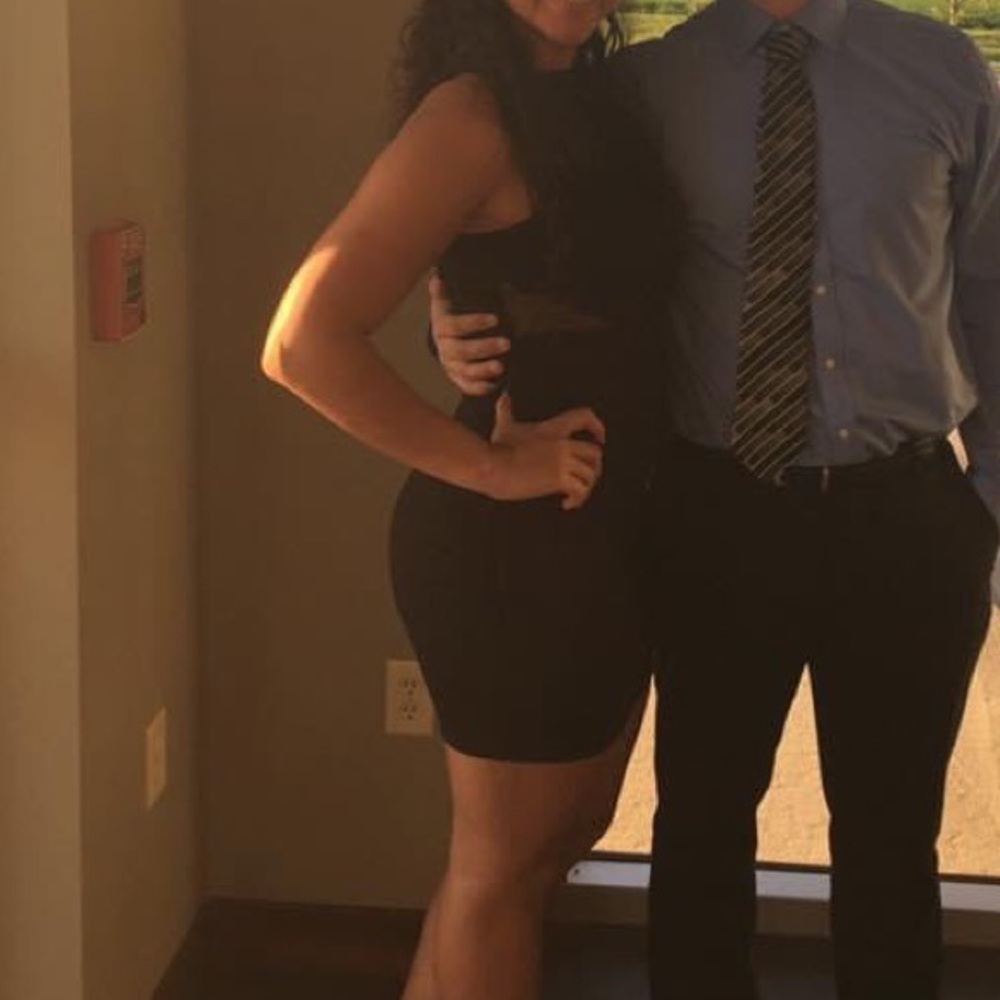 Black bodycon dress